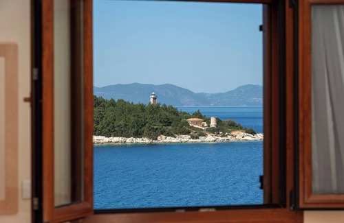 Matsoukata Casa | Mariel House: Charming Beachfront Escape in Fiskardo, Kefalonia