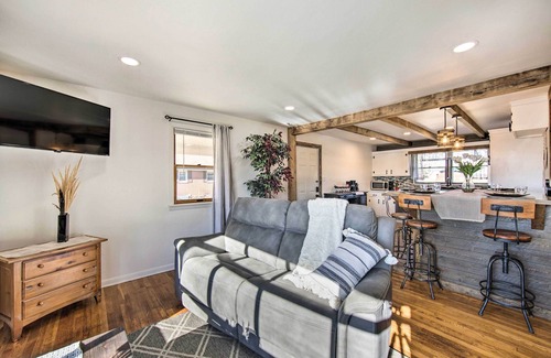 Maytown Cabaña | Marietta Home w/ Private Hot Tub, Pool Table!