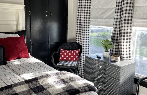 Jefferson City Cabaña | Marilyn Apartment with designated work space-CNU/smoky mountains/ Cherokee Lake
