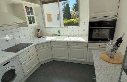 California - Pezou Apartamento | Marilyn Beach - Sea view, terrace & private garage