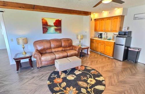 Holiday Island Casa | Marina Access Lake View Golf Swimming Fishing with All Holiday Island Amenities Accessible