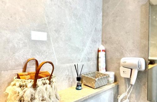 Agadir City Center Apartamento | Marina Agadir Luxury Apartment with Mountain View & Pool Access