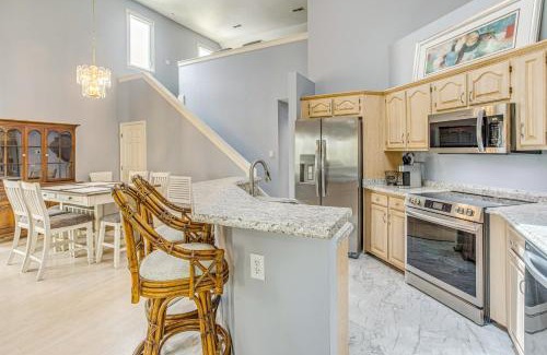 St. James Casa | Marina and Pool Roomy Golf-View Home in Southport