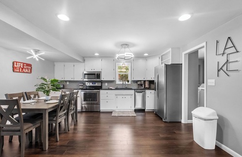 Grove Casa | Marina Breeze: Lake View> Central To Grove & Grand