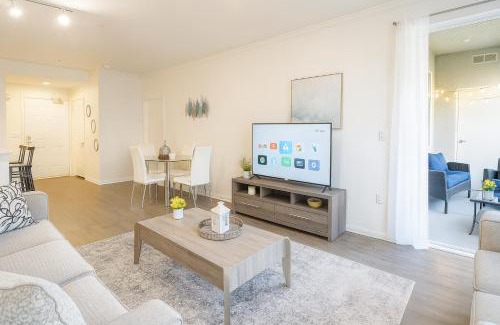 Marina del Rey Apartamento | Marina del Rey Modern 2BR - Pool - Spa - Fitness