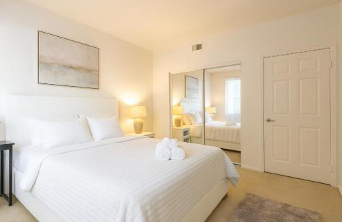 Marina del Rey Apartamento | Marina Del Rey View 2BR in MDR - Pool, Jacuzzi, Gym