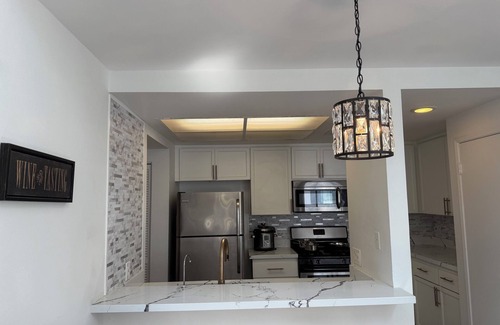 Columbia Casa | Marina District Townhouse steps from Seaport Village, Little Italy, and Bay