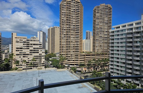 Waikiki Condominio | Marina Hawaii Vacations - ¡La mejor ubicación en Waikiki! Amplio estudio, cocina completa!