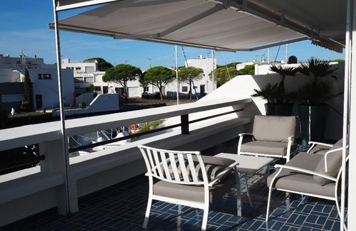 Le Grau-Du-Roi Apartamento | Marina & large terrace. Welcome to the Camargue!
