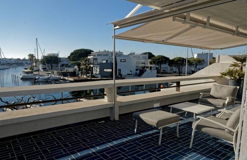 Le Grau-Du-Roi Apartamento | Marina & large terrace. Welcome to the Camargue!