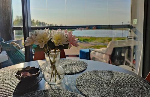 Kalajoki Apartamento | Marina Mermaid Seaview - Uusi upea merinäköalahuoneisto, sisältää liinavaatteet