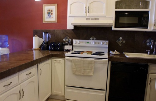Bella Vista Condominio | CONDO FRENTE AL MAR, CERCA DE COMPRAS Y RESTAURANTES, MARINA PINACATE 306