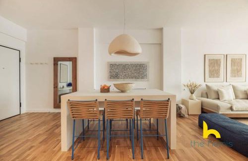 Pasalimani Apartamento | Marina View Haven - King Beds and Cosy Fireplace