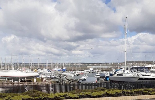Troon Apartamento | Marina View, lovely upper 3 bedroom apartment
