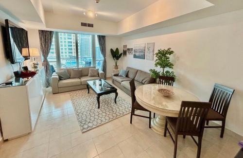 Dubai Marina Apartamento | Marina view with Pool, Gym, Tennis Court, 5 mins to Beach