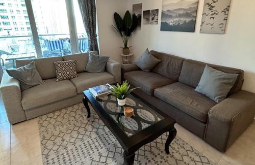 Dubai Marina Apartamento | Marina view with Pool, Gym, Tennis Court, 5 mins to Beach