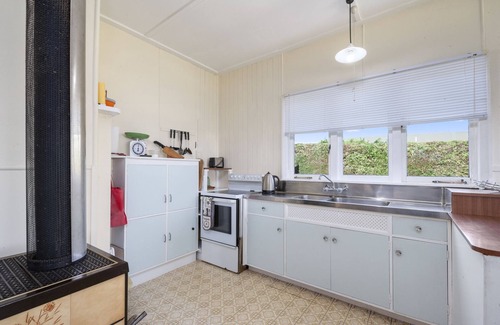 Motuoapa Casa | Marina Views - Motuoapa Bach