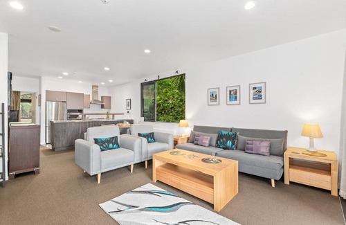 Tutukaka Casa | Marina Vista - Tutukaka Holiday Home
