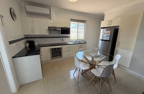 Port Vincent Apartamento | Marine Parade Holiday Unit 1- 3 bedroom downstairs unit - Off Peak Special!