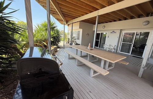 Port Vincent Apartamento | Marine Parade Holiday Unit 2- 3 bedroom downstairs unit- Off Peak Special!