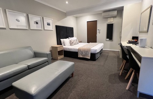 Westshore Hotel | Marineland Motel