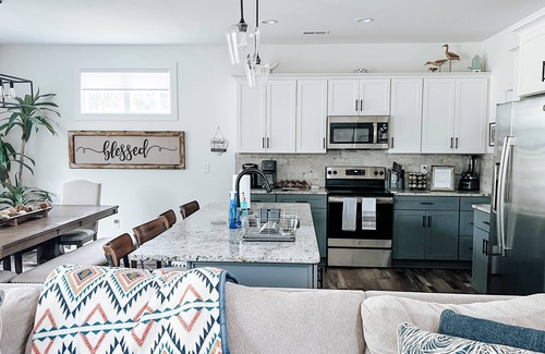 Huddleston Casa | Mariners Cottage Lake Retreat - Stunning Home in Mariners Landing Golf Resort