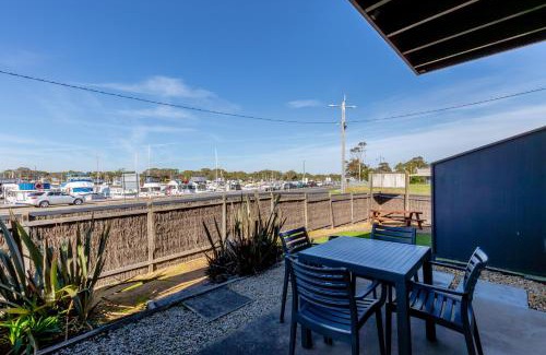 Paynesville Complejo | Mariners Cove Waterfront Motel and Apartments