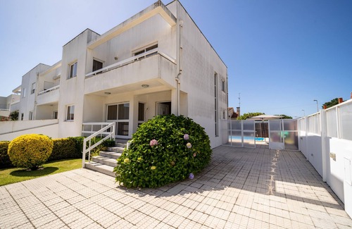 Marinhas Casa | Marinhas Esposende - Moradia V4 com piscina junto à praia by House and People pt Travessa Fra