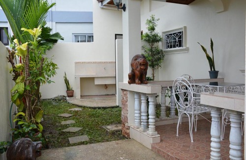 Puerto Galera Casa | Marion Roos Bungalow