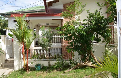 Puerto Galera Casa | Marion Roos Bungalow