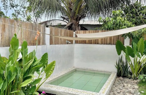 El Paredon Casa | Mariposas Bungalow with private small pool "AZURA"