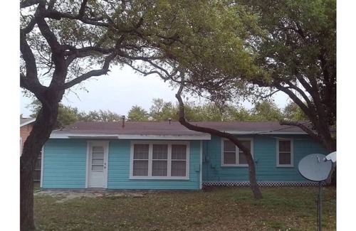 Aransas Pass Cabaña | Maritime Cottage - Cozy Coastal Getaway!