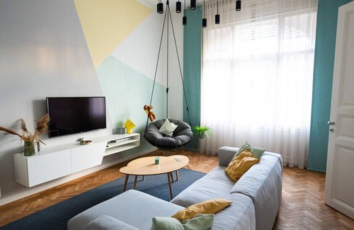 Felheviz Apartamento | Mark’s modern flat at Margaret Island