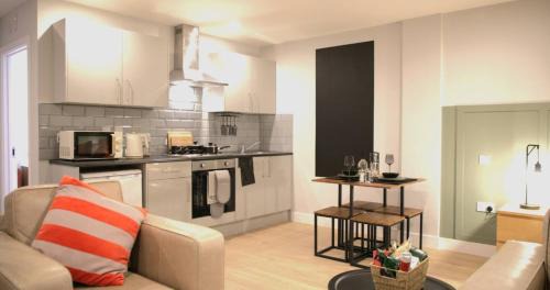 Northampton Apartamento | Market Utopia, King Deluxe & Mini Deluxe Town Centre Studios, Business and Leisure Stays