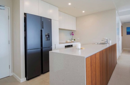 Newcastle West Apartamento | Marketown Maiden Inner city meets Beachside Vibes