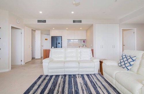 Newcastle West Apartamento | Marketown Maiden Inner city meets Beachside Vibes
