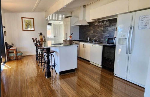 Stanthorpe Cabaña | Marlay View Cottage. Luxurious, modern, spacious.