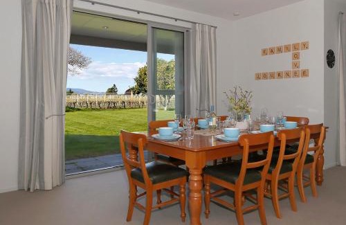 Renwick Casa | Marlborough Magic - Rapaura Holiday Home