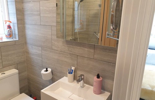 Marlow Casa | Marlow's Hidden Gem Emerald House Sleeps 6 Guests