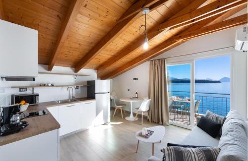 Perigiali Apartamento | Marmel seaside apartment-BRANDNEW Beachfront apartment in Nydri