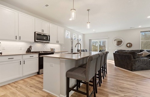 Blaine Casa | MARMON RETREAT w/private hot tub & theater