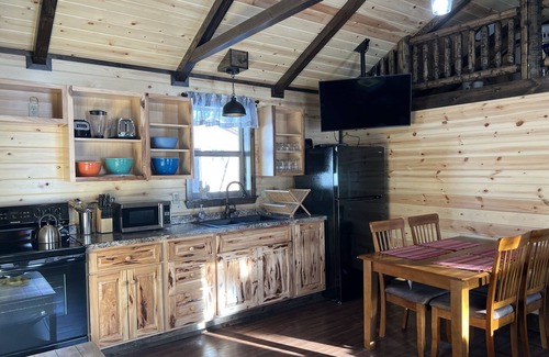 Coram Cabina | Marmot Cabin - Amish Cabin 5 Miles from Glacier