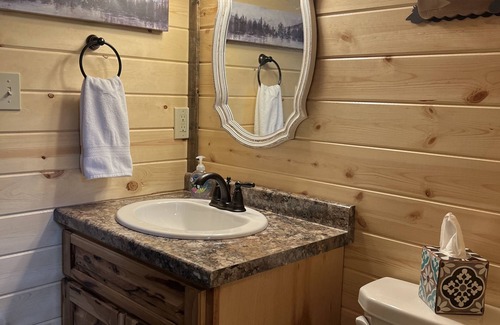 Coram Cabina | Marmot Cabin - Amish Cabin 5 Miles from Glacier