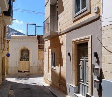Cospicua Apartamento | Maron 32