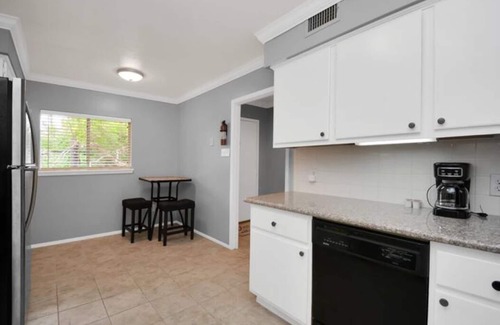 Southgate Condominio | Maroon Double Suites