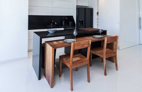 Amarousion Apartamento | Marousi 2 Bd Modern Luxury Living with Shared Pool