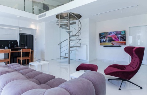 Amarousion Apartamento | Marousi 2 Bd Modern Luxury Living with Shared Pool