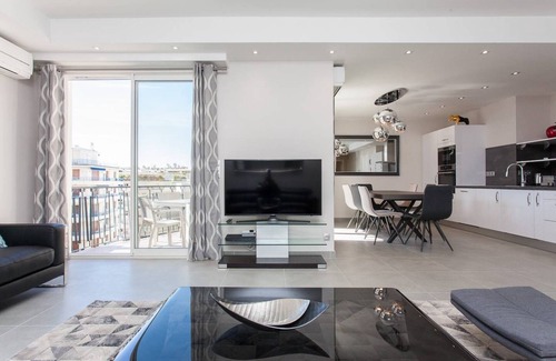 Cannes City Centre Apartamento | Marriott- Croisette: Superb 3 bedrooms/ 3 baths