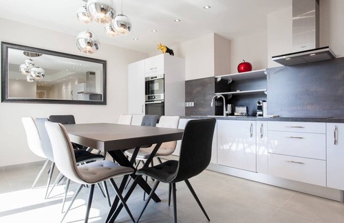 Cannes City Centre Apartamento | Marriott- Croisette: Superb 3 bedrooms/ 3 baths