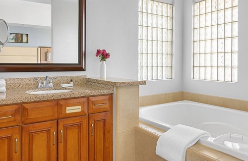 Palm Desert Hotel | Marriott Desert Springs 2 -1 Bedroom Full Kitchen-All Dates- Instant Booking